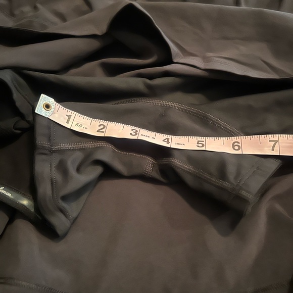 Lululemon black play off the pleats skirt size 6 - Picture 3 of 4